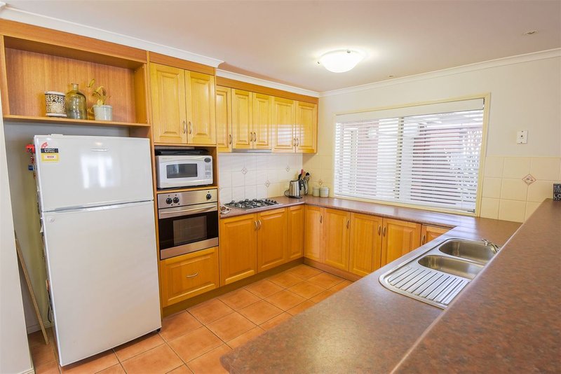 Photo - 16 Vine Avenue, Horsham VIC 3400 - Image 5