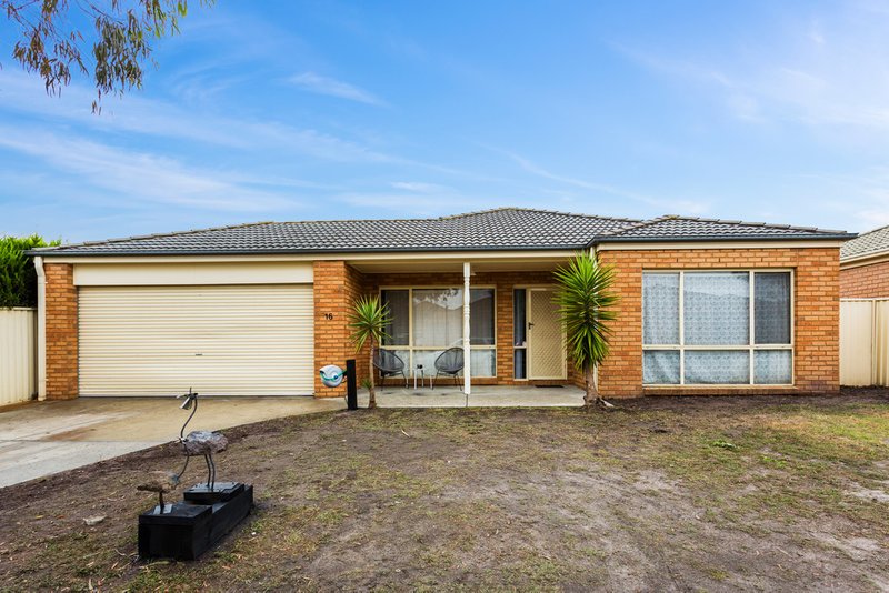 Photo - 16 Viola Avenue, Pakenham VIC 3810 - Image 9