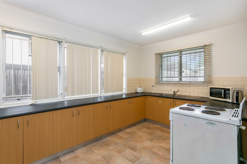 Photo - 16 Wakley Street, Acacia Ridge QLD 4110 - Image 2