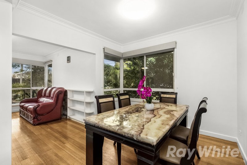 Photo - 16 Walker Road, Mount Waverley VIC 3149 - Image 5