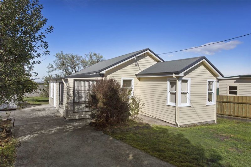 16 Walkers Avenue, Newnham TAS 7248