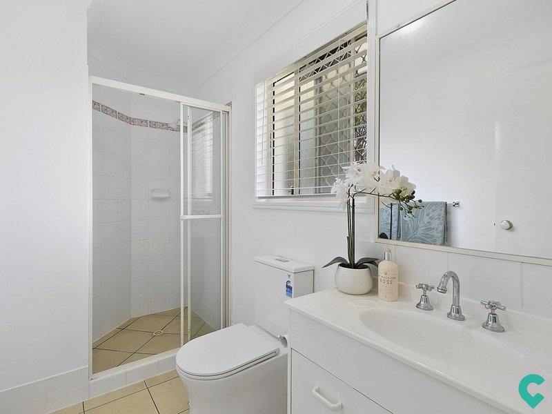 Photo - 16 Walkers Rd , Everton Hills QLD 4053 - Image 23