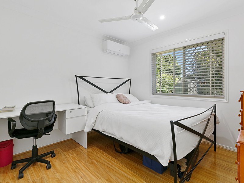 Photo - 16 Walkers Rd , Everton Hills QLD 4053 - Image 25