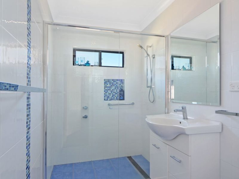 Photo - 16 Walmer Avenue, Sanctuary Point NSW 2540 - Image 3