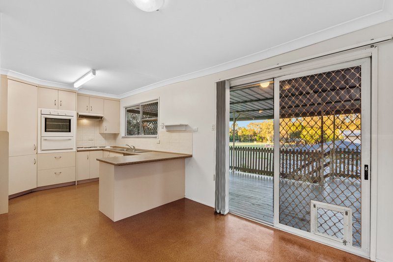 Photo - 16 Waratah Street, Albany Creek QLD 4035 - Image 3