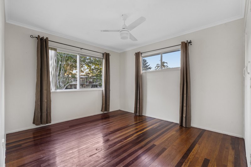 Photo - 16 Waratah Street, Albany Creek QLD 4035 - Image 8
