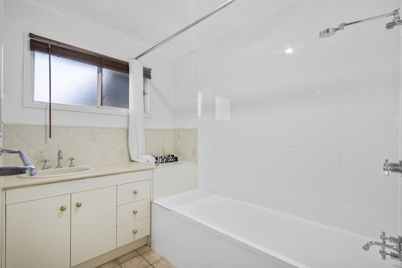 Photo - 16 Waratah Street, Albany Creek QLD 4035 - Image 11