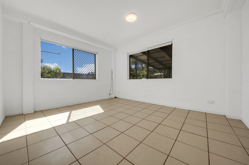 Photo - 16 Waratah Street, Kin Kora QLD 4680 - Image 13