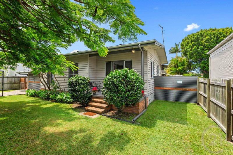 Photo - 16 Warde Street, Scarborough QLD 4020 - Image