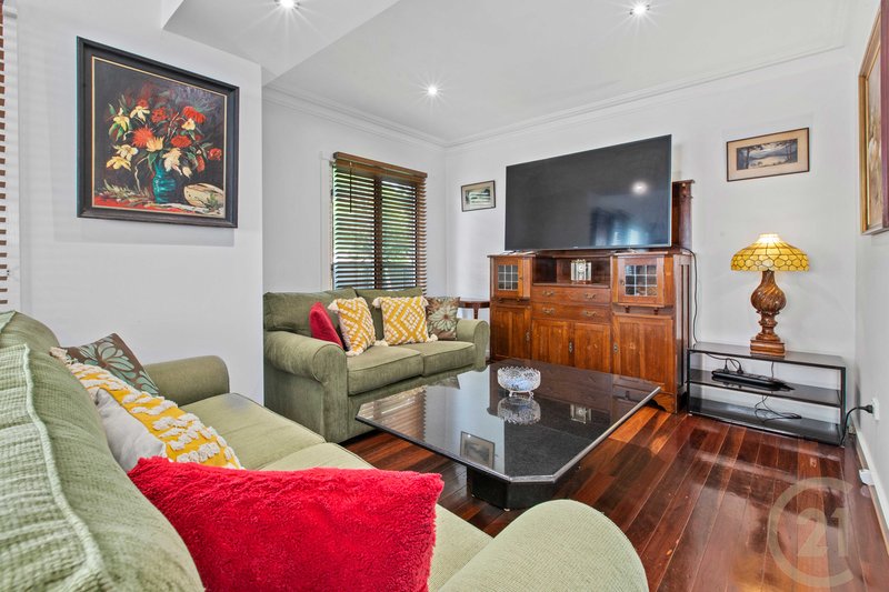 Photo - 16 Warde Street, Scarborough QLD 4020 - Image 3