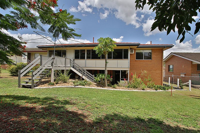 Photo - 16 Warrawong Street, Eastern Heights QLD 4305 - Image 17