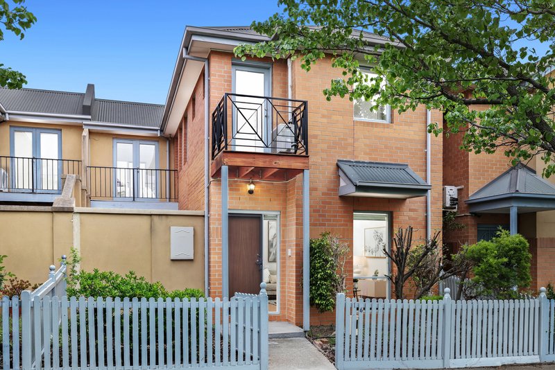 16 Waterford Avenue, Maribyrnong VIC 3032