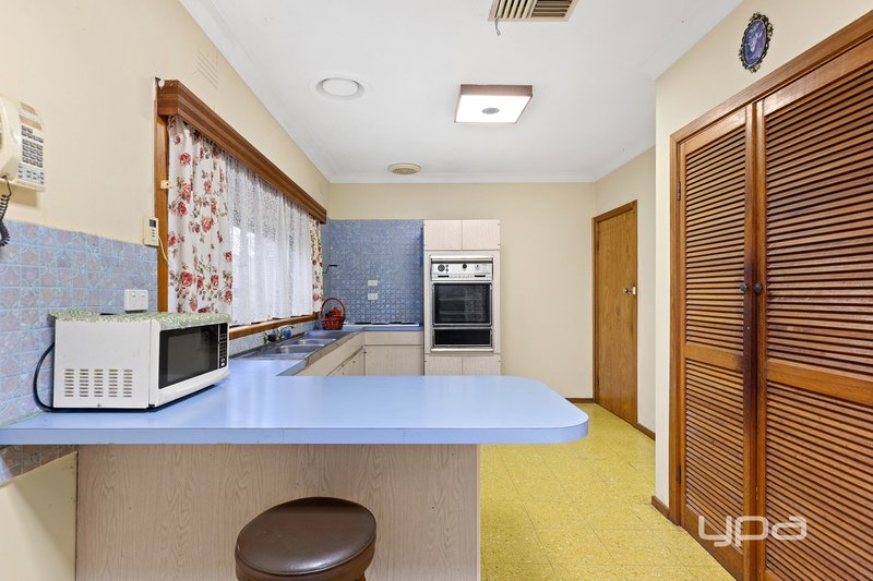 Photo - 16 Watford Road, St Albans VIC 3021 - Image 4