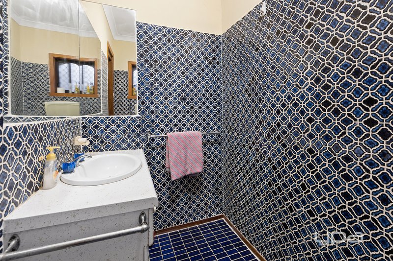 Photo - 16 Watford Road, St Albans VIC 3021 - Image 7