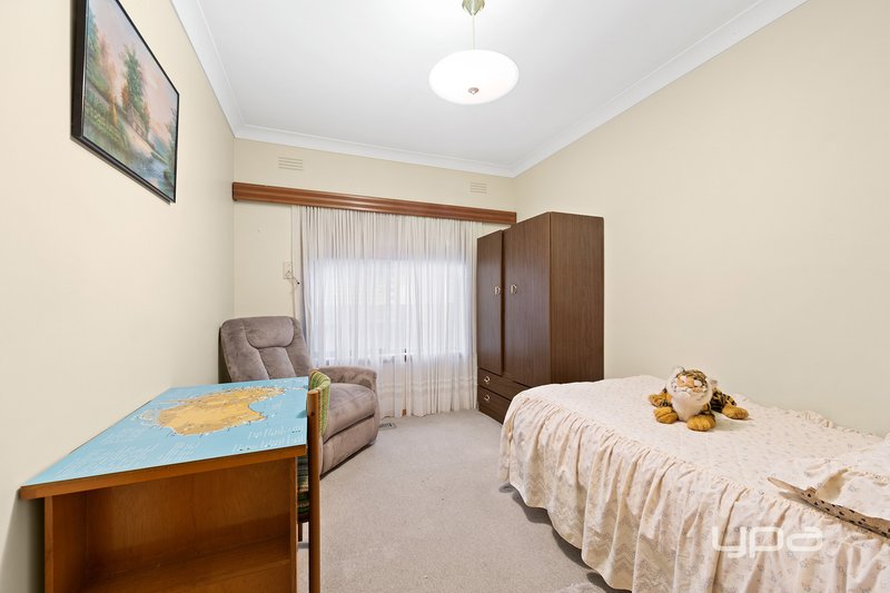 Photo - 16 Watford Road, St Albans VIC 3021 - Image 9
