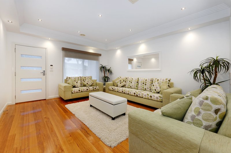 Photo - 16 Wattlebird Street, Roxburgh Park VIC 3064 - Image 3