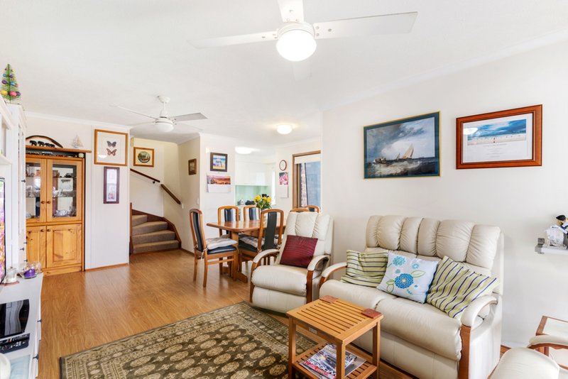 Photo - 1/6 Weeumba Street, Currumbin QLD 4223 - Image 5