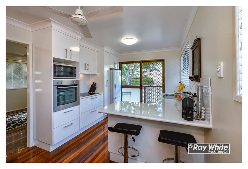 Photo - 16 Wentworth Terrace, The Range QLD 4700 - Image 11