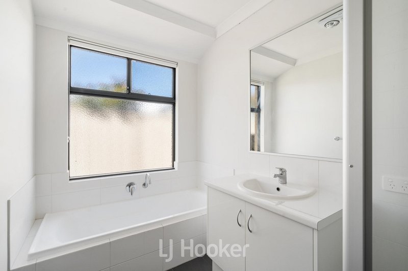 Photo - 16 Werloo Approach, Capel WA 6271 - Image 14