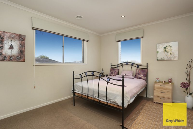 Photo - 16 West Cornhill Way, Point Cook VIC 3030 - Image 12