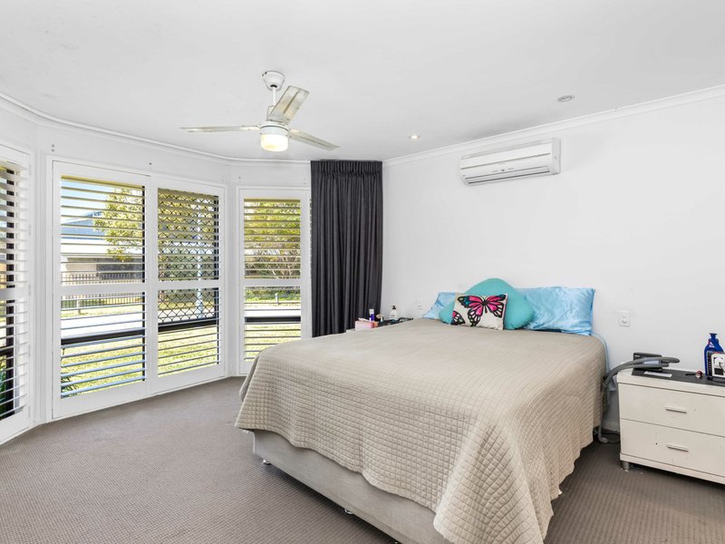 Photo - 16 Wheeler Crescent, Caloundra West QLD 4551 - Image 2