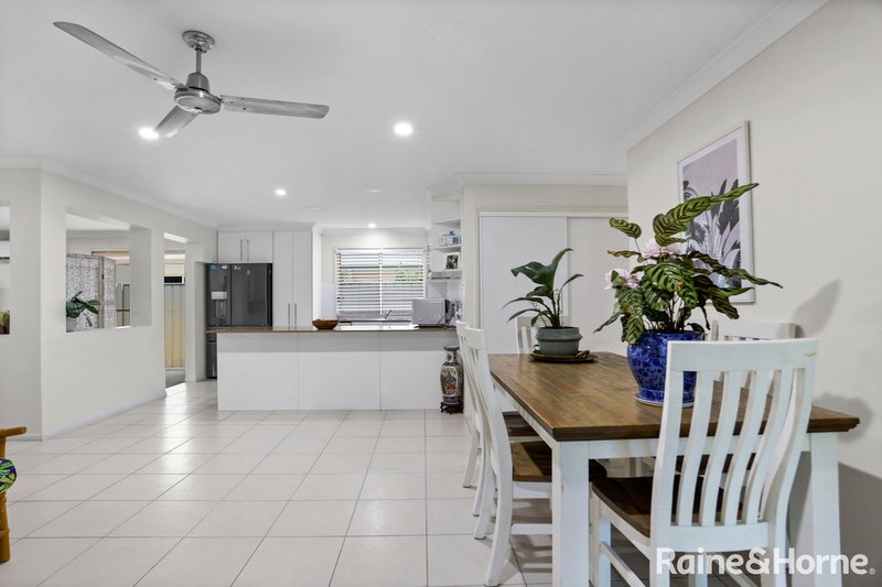 Photo - 16 Whitehaven Drive, Blacks Beach QLD 4740 - Image 4