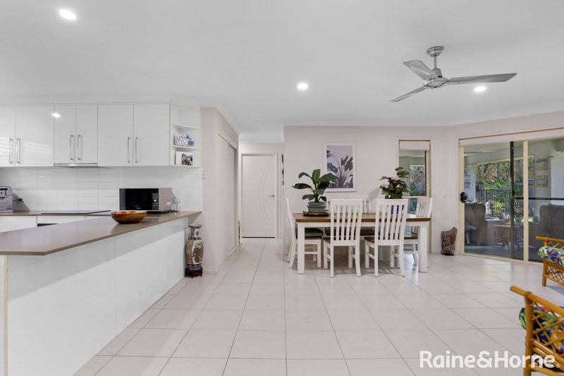 Photo - 16 Whitehaven Drive, Blacks Beach QLD 4740 - Image 5