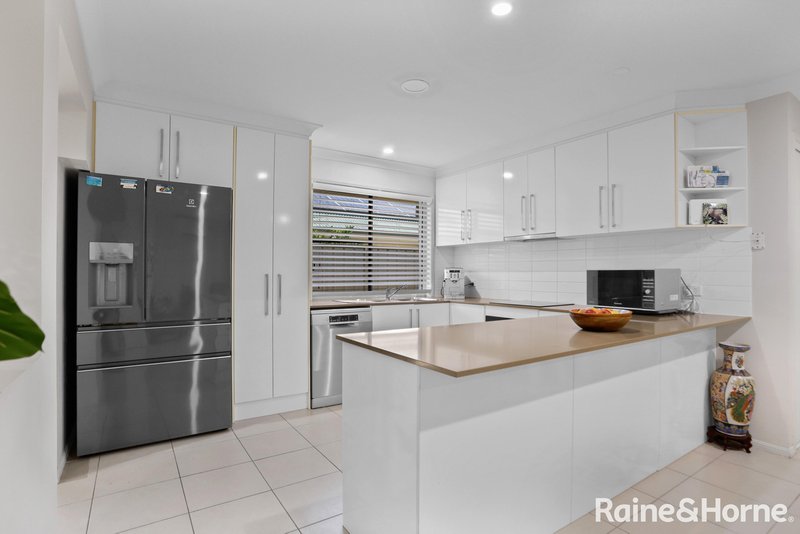 Photo - 16 Whitehaven Drive, Blacks Beach QLD 4740 - Image 6