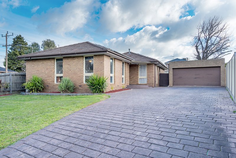 16 Whitley Crescent, Craigieburn VIC 3064