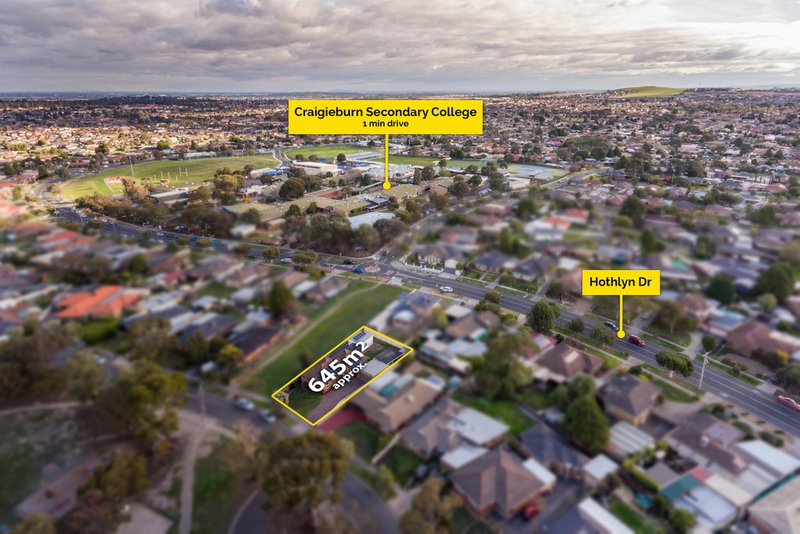 Photo - 16 Whitley Crescent, Craigieburn VIC 3064 - Image 14