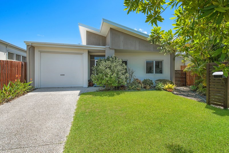 16 Whitsunday Street, Kawana Island QLD 4575