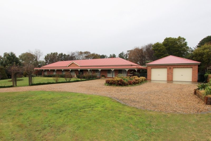 16 Wigmore Drive, Bathurst NSW 2795