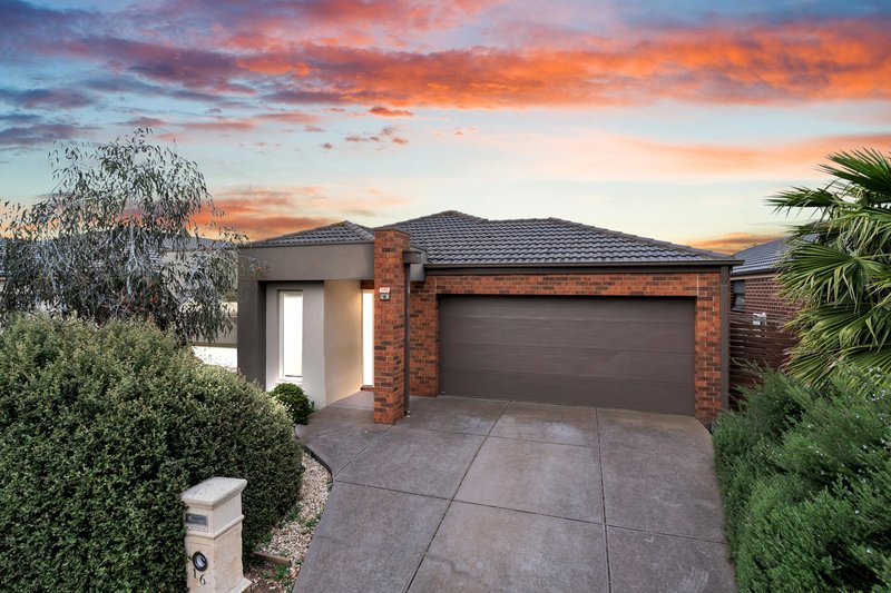 Photo - 16 Wildcherry Place, Point Cook VIC 3030 - Image 2