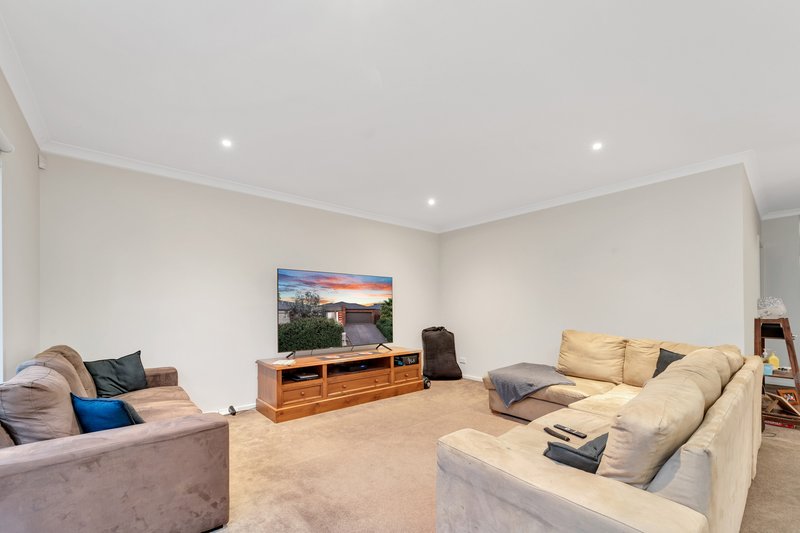 Photo - 16 Wildcherry Place, Point Cook VIC 3030 - Image 5