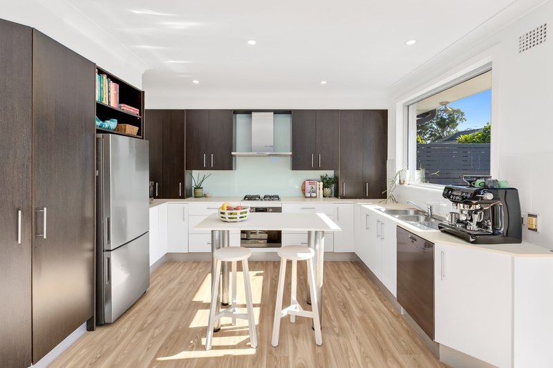 Photo - 16 Wilde Avenue, Killarney Heights NSW 2087 - Image 6