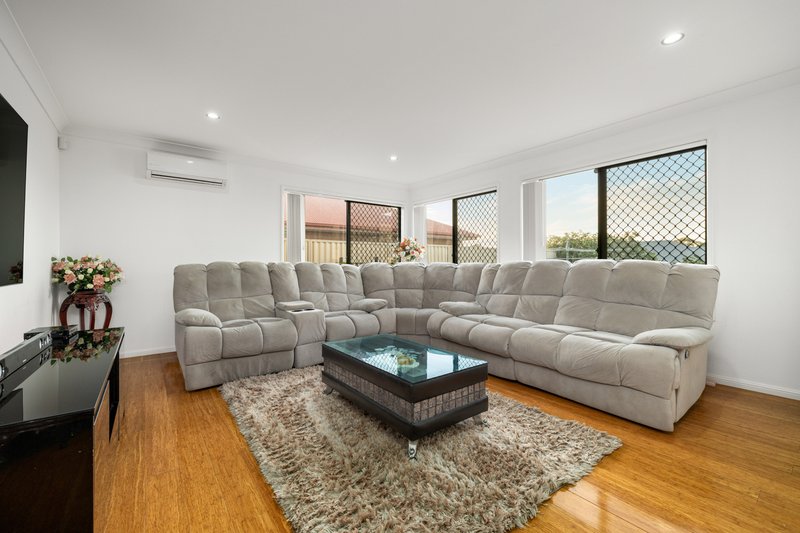 Photo - 16 William Close, Doolandella QLD 4077 - Image 6