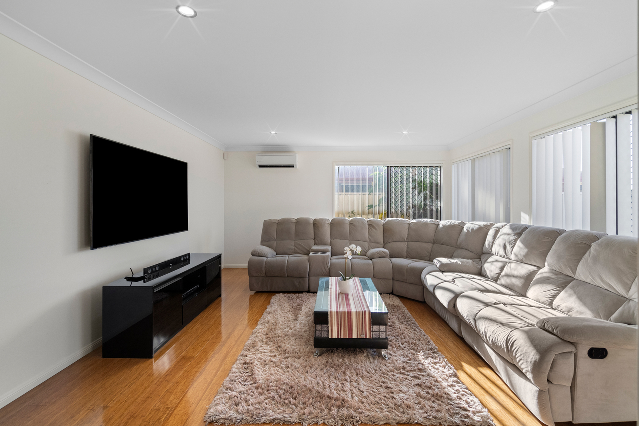 16 William Close, Doolandella QLD 4077 - Image 3