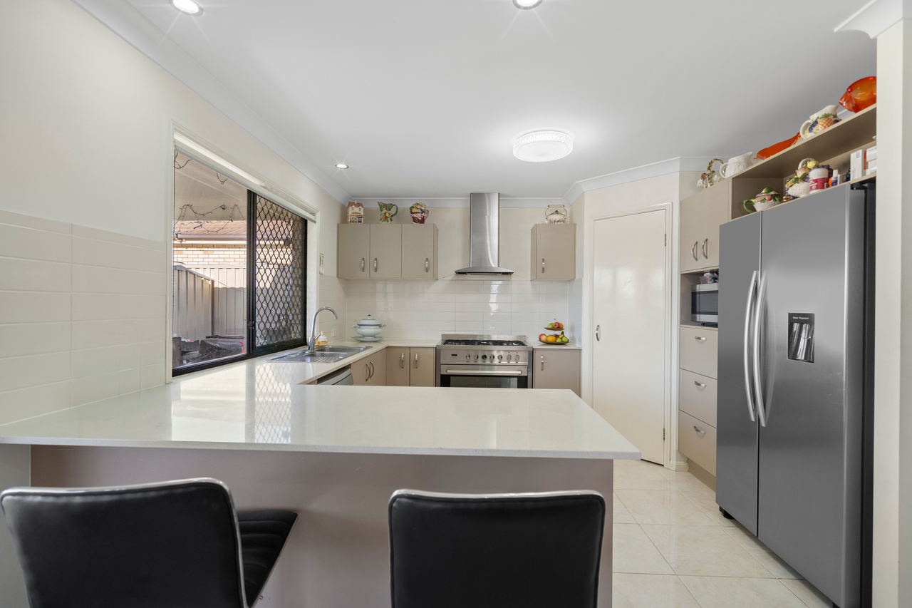16 William Close, Doolandella QLD 4077 - Image 5