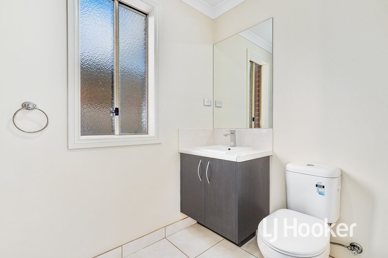 Photo - 16 Willowtree Drive, Pakenham VIC 3810 - Image 9