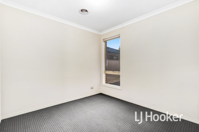 Photo - 16 Willowtree Drive, Pakenham VIC 3810 - Image 11