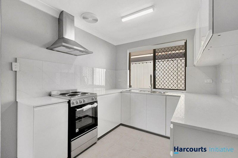 Photo - 16 Wilmore Green, Mirrabooka WA 6061 - Image 3