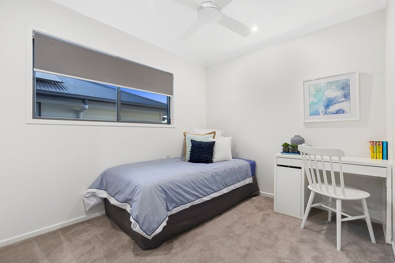 Photo - 16 Windsor Drive, Upper Kedron QLD 4055 - Image 14