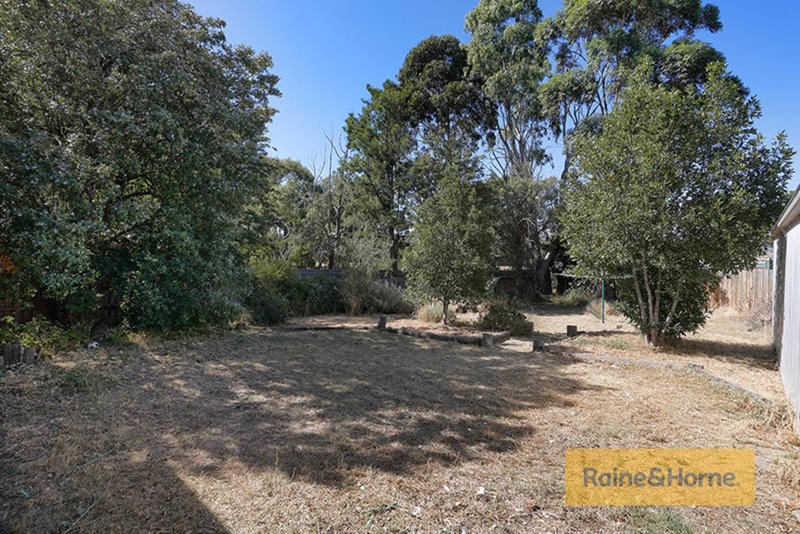 Photo - 16 Wolfe Road, Melton VIC 3337 - Image 4