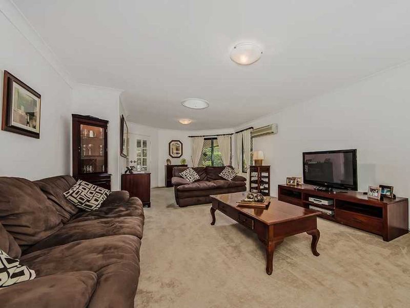 Photo - 16 Wollemi Court, Reedy Creek QLD 4227 - Image 4