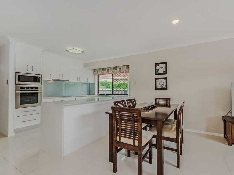 Photo - 16 Wollemi Court, Reedy Creek QLD 4227 - Image 6