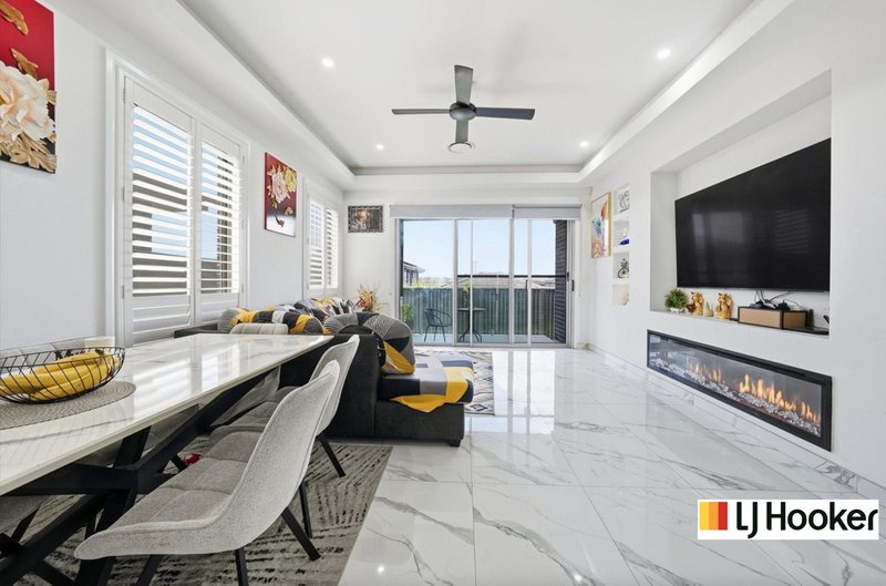 Photo - 16 Womerah Street (Grantham Farm) , Riverstone NSW 2765 - Image 5