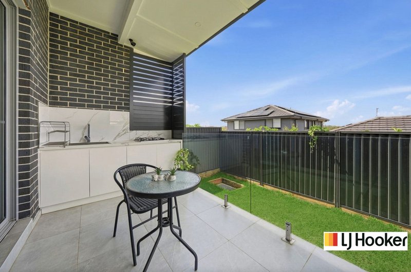 Photo - 16 Womerah Street (Grantham Farm) , Riverstone NSW 2765 - Image 11