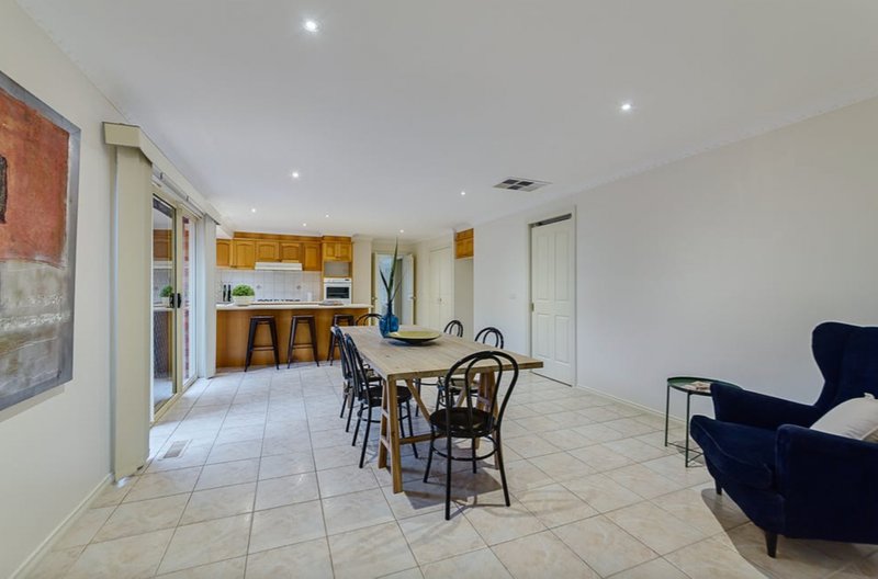 Photo - 16 Woodfull Way, Epping VIC 3076 - Image 4