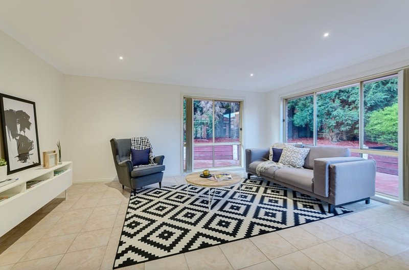 Photo - 16 Woodfull Way, Epping VIC 3076 - Image 6