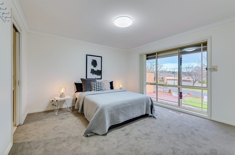 Photo - 16 Woodfull Way, Epping VIC 3076 - Image 8